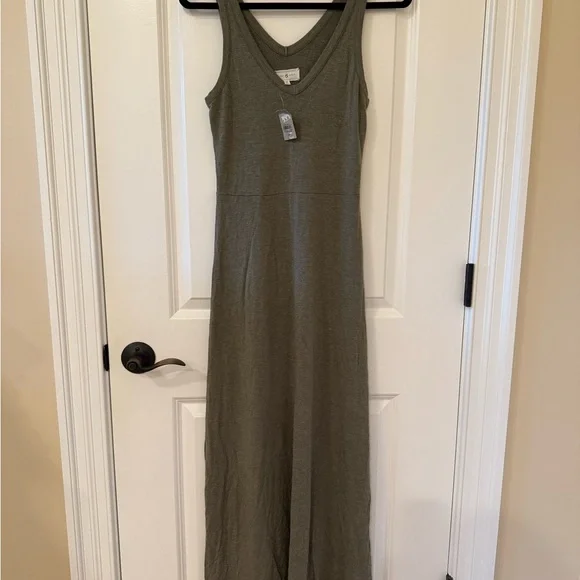 white christmas dresses Relaxed-Fit Grey Maxi Dress S/M main image 0